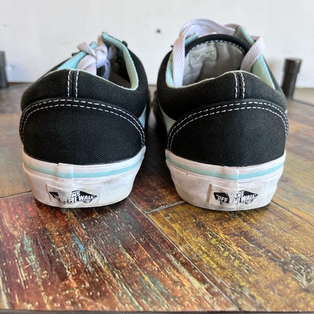 Vans low top skate shoes mens 5 women’s 6.5, black with light blue stripe - Picture 6 of 8